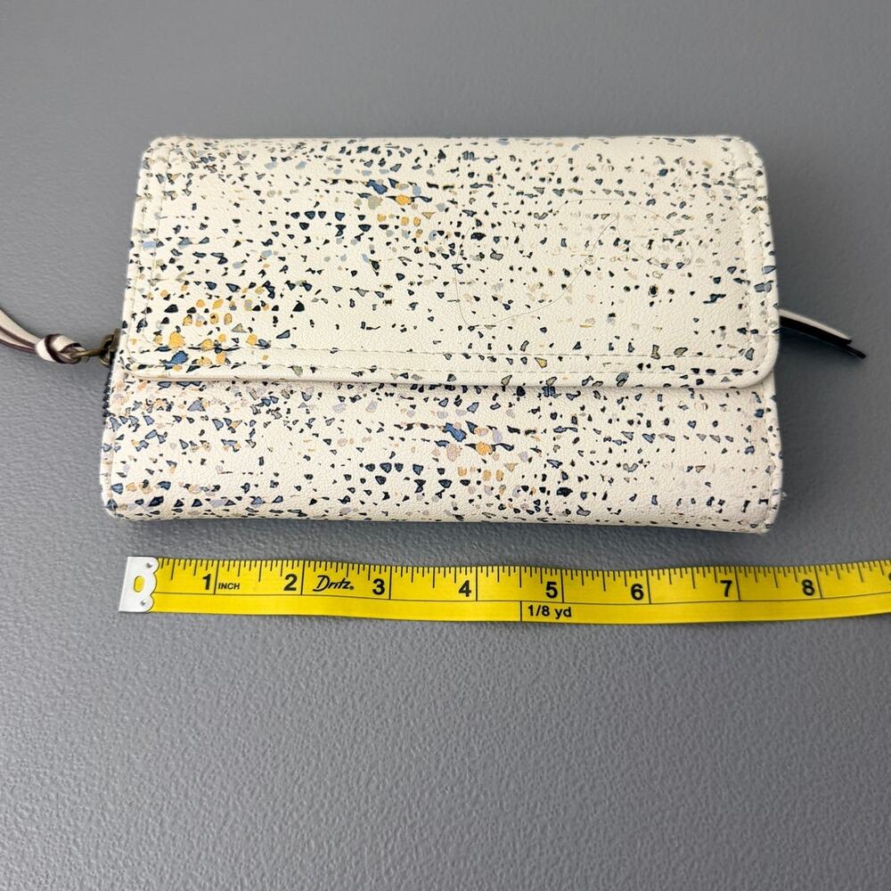 Safe keeper Cream Speckled Leather Wallet Lota Of Space NWOT
